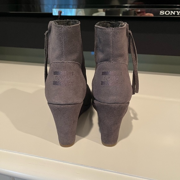 Toms women’s grey wedge booties - Picture 3 of 3